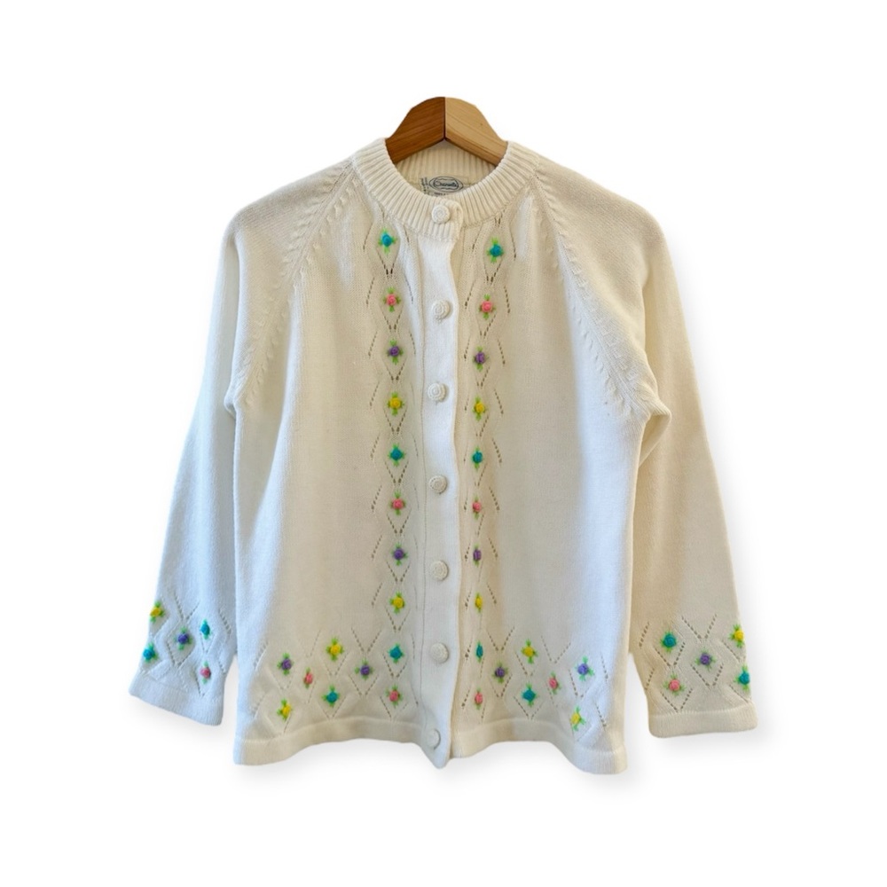 Vintage 1970s Embroidered Floral Knit Grannycore Cardigan Sweater, Button Front - Picture 4 of 17